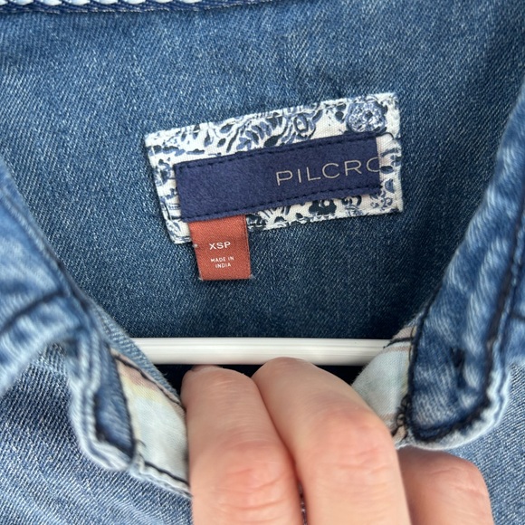 Anthropologie Pilcro Ruffle Buttondown Top | XSP - Picture 4 of 4